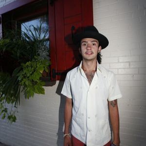 Meet your Posher, Diego